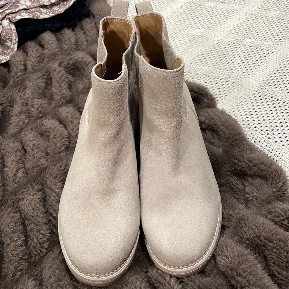 Crown vintage women’s booties - Picture 2 of 8